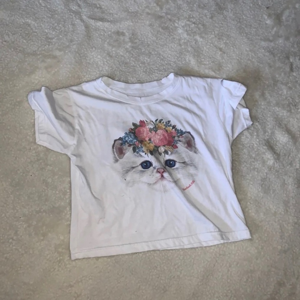 Cute cropped kitty tee